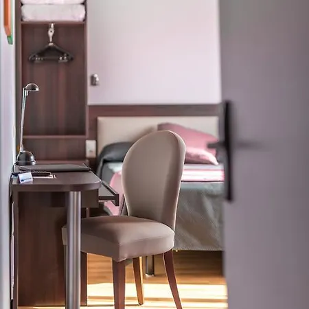 Le Pacifique Citotel 3* Riom