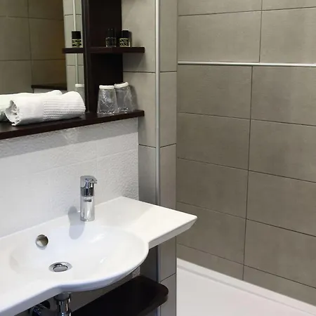 Le Pacifique Citotel 3* Riom